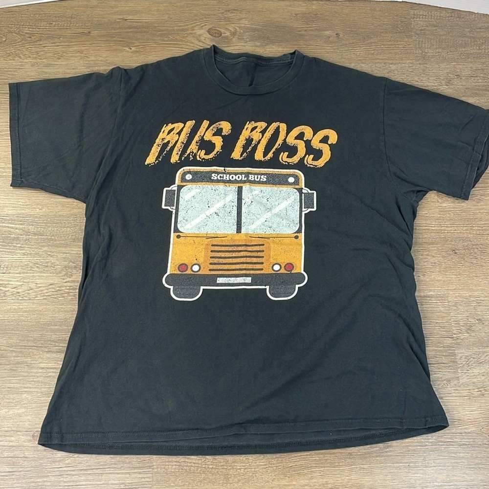 Bus Boss Mens Black Short Sleeve Tee Shirt, School Bus, size L/XL